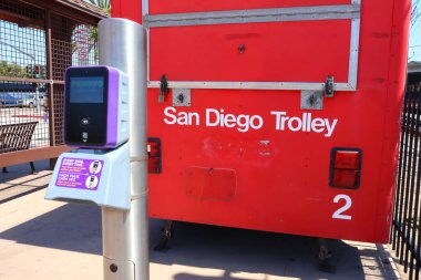 SAN DIEGO, California - 30 Haziran 2023: San Diego MTS Metropolitan Transit Sistemi, Pronto Transit Tap