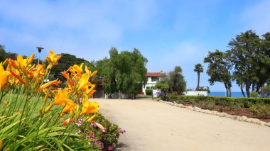 Malibu, California 1 Temmuz 2023: Tarihi ADAMSON Evi ve Park 'ın detaylı görüntüsü, 23200 Pacific Coast Highway, Malibu Lagoon State Beach