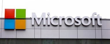 Los Angeles, Kaliforniya 8 Haziran 2023: Microsoft logosu Microsoft Theater 'da, XBOX PLAZA Kripto.com Arena' nın önünde, Los Angeles şehir merkezinde