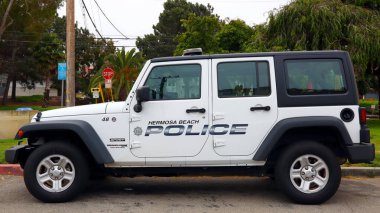 Hermosa Plajı (LA Eyaleti), California 14 Haziran 2023: HERMOSA Polis Departmanı Otomobili