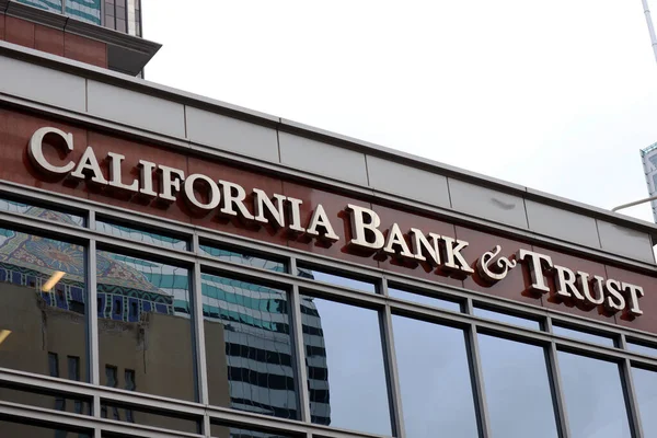 Los Angeles, Kaliforniya 15 Haziran 2023: CALIFORNIA BANK and Trust, Amerikan çok uluslu yatırım bankası, mevduat hesabı ve Finansal Hizmetler