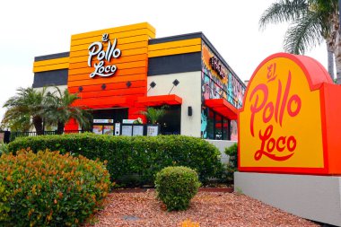 Los Angeles, Kaliforniya 16 Haziran 2023: EL POLO LOCO Restoran zinciri Meksika usulü ızgara Tavuk