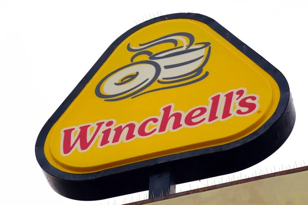 Los Angeles, Kaliforniya 16 Haziran 2023: Winchell 's Donut House, Uluslararası Çörek Şirketi, Sıcak ve Taze Donutların Evi