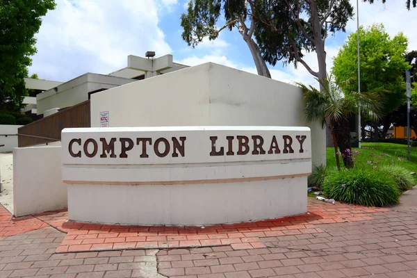 COMPTON (Los Angeles County), Kaliforniya 19 Haziran 2023: COMPTON Halk Kütüphanesi, 240 W Compton Bulvarı, Compton