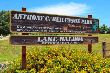 Los Angeles, Kaliforniya - 3 Temmuz 2023: Balboa Gölü - Anthony C. Beilenson Park 6300 Balboa Bulvarı, Van Nuys (Los Angeles), Kaliforniya