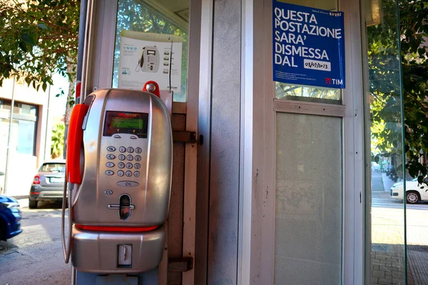 Italia Septiembre 2023 Cabina Telefónica Pública Operada Por Tim Anteriormente —  Fotos de Stock
