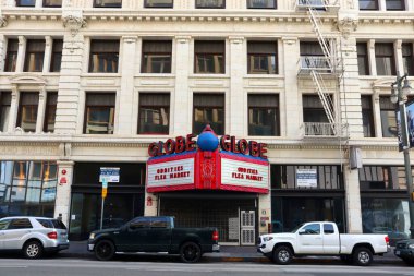 Los Angeles, California 9 Ekim 2023: Globe Theatre, tarihi tiyatro 740 S. Broadway 'de Los Angeles şehir merkezindeki tarihi Broadway Tiyatrosu.