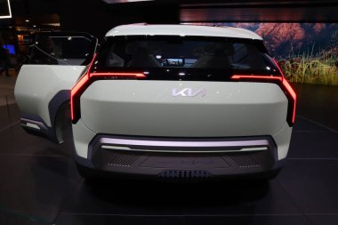Los Angeles, Kaliforniya 17 Kasım 2023 New Kia EV3 Concept Car 2023 Los Angeles Oto Fuarı. Los Angeles Otomobil Fuarı Kuzey Amerika 'daki en büyük otomobil fuarlarından biridir.