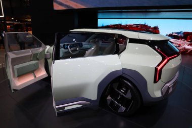 Los Angeles, Kaliforniya 17 Kasım 2023 New Kia EV3 Concept Car 2023 Los Angeles Oto Fuarı. Los Angeles Otomobil Fuarı Kuzey Amerika 'daki en büyük otomobil fuarlarından biridir.