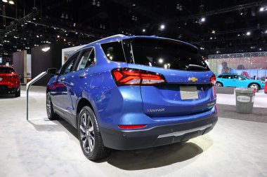 Los Angeles, Kaliforniya 17 Kasım 2023: 2023 Los Angeles Otomobil Fuarı 'nda CheEVROlet EQUINOX AWD PreMIER. Los Angeles Otomobil Fuarı Kuzey Amerika 'daki en büyük otomobil fuarlarından biridir.