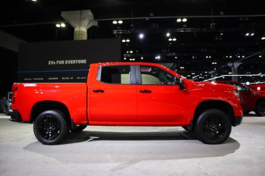 Los Angeles, Kaliforniya 17 Kasım 2023: 2023 Los Angeles Otomobil Fuarı 'nda CHEVROlet SILVERADO. Los Angeles Otomobil Fuarı Kuzey Amerika 'daki en büyük otomobil fuarlarından biridir.