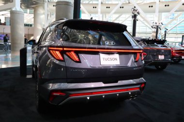Los Angeles, Kaliforniya 17 Kasım 2023 Hyundai TUCSON Hybrid N Line 2023 Los Angeles Oto Fuarı. Los Angeles Otomobil Fuarı Kuzey Amerika 'daki en büyük otomobil fuarlarından biridir.