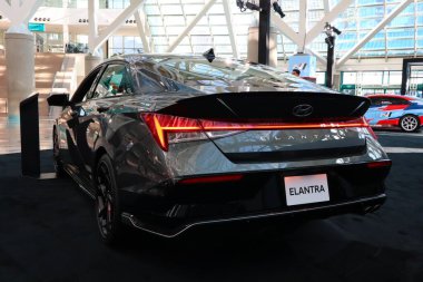 Los Angeles, Kaliforniya 17 Kasım 2023: 2023 Los Angeles Otomobil Fuarı 'nda Hyundai ELANTRA N hattı. Los Angeles Otomobil Fuarı Kuzey Amerika 'daki en büyük otomobil fuarlarından biridir.