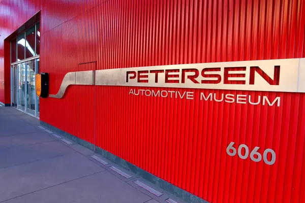 Los Ángeles California Diciembre 2023 Petersen Automotive Museum Uno Los — Foto de Stock