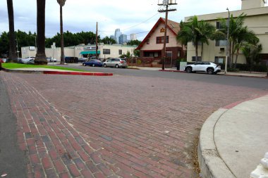 Los Angeles, Kaliforniya 15 Kasım 2023 Powers Place, Los Angeles 'ın en kısa caddesi, Alvarado Terrace Tarihi Bölgesi' nde yer almaktadır.