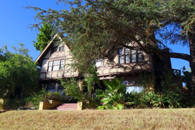 Los Angeles, Kaliforniya 20 Kasım 2023: 1353 Alvarado Terrace 'da Raphael House, 1903 yılında inşa edildi. Los Angeles Tarihi Kültür Anıtı olarak belirlendi