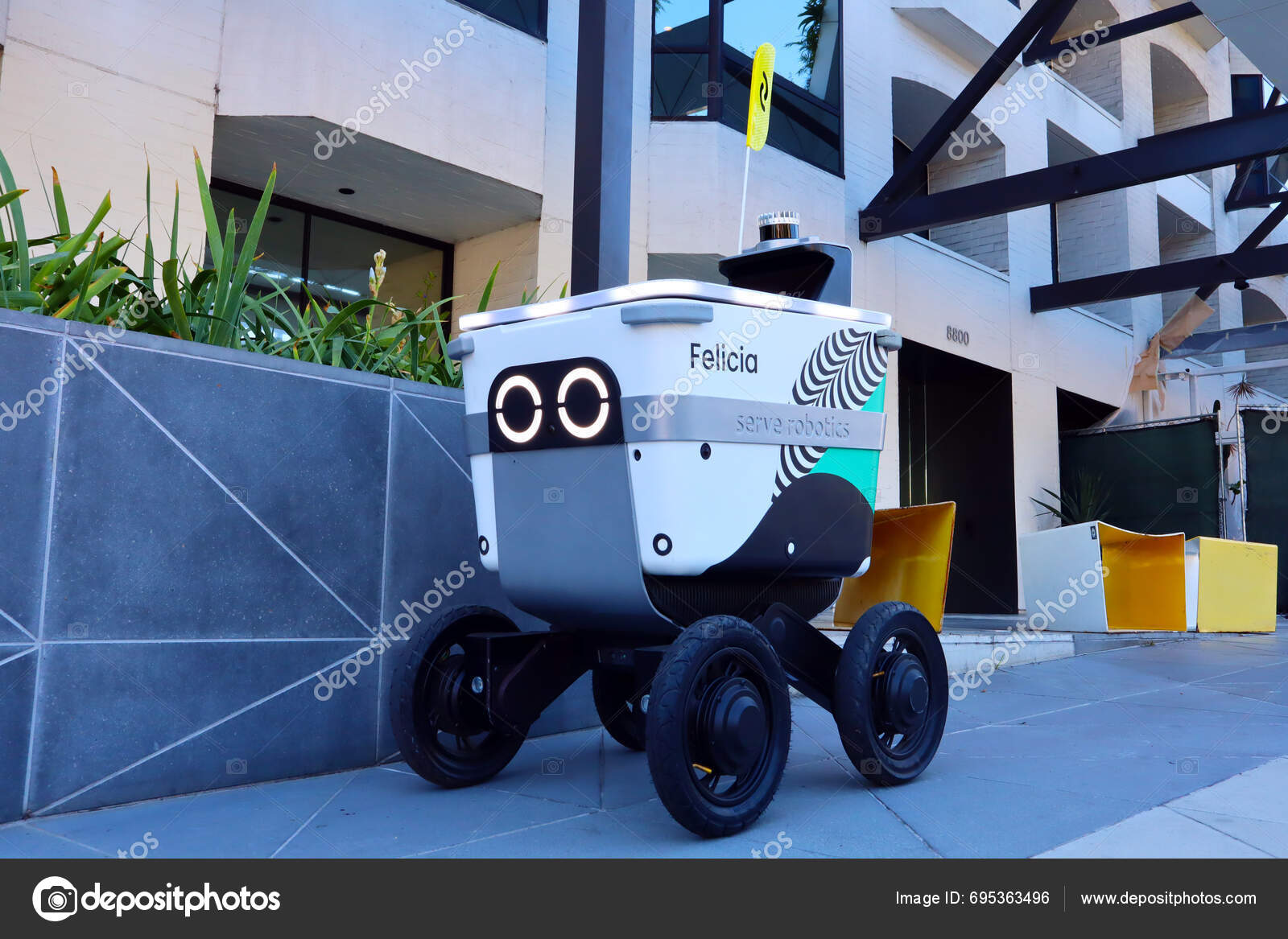 Los Angeles California October 2023 Serve Robotics Delivery Delivery