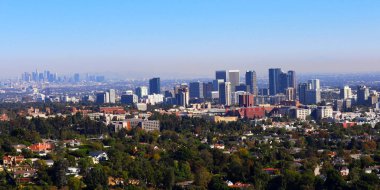 Los Angeles, Kaliforniya 'daki Westwood gökdelenlerinin gündüz görüntüsü