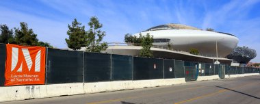 Los Angeles, California - 4 Kasım 2023: LMNA Lucas Hikaye Sanatları Müzesi yapım aşamasında. Ma Yansong tarafından tasarlandı ve 2025 'te Los Angeles Exposition Park' ta açılacak.