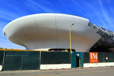 Los Angeles, California - 4 Kasım 2023: LMNA Lucas Hikaye Sanatları Müzesi yapım aşamasında. Ma Yansong tarafından tasarlandı ve 2025 'te Los Angeles Exposition Park' ta açılacak.