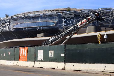 Los Angeles, California - 4 Kasım 2023: LMNA Lucas Hikaye Sanatları Müzesi yapım aşamasında. Ma Yansong tarafından tasarlandı ve 2025 'te Los Angeles Exposition Park' ta açılacak.