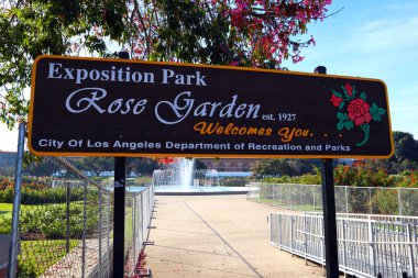 Los Angeles, Kaliforniya 4 Kasım 2023: 701 Eyalet Dr. Los Angeles 'taki Park Rose Garden Sergisi 