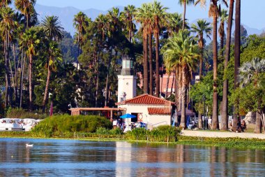 Los Angeles, Kaliforniya - 12 Ekim 2023: Echo Park Gölü, göl ve şehir parkı Los Angeles Echo Park Mahallesi