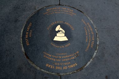 Los Angeles, California - 7 Ekim 2023: The Grammy Walk of Fame - 51. Grammy Ödülleri 2009: ADELE, ROBERT PLANT ve ALISON KRAUSS 
