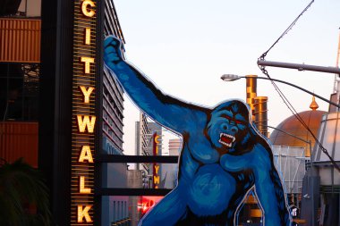 Universal City, Hollywood, California - 3 Ekim 2023: UNIVERSAL STÜDIOS CITYWALK eğlence ve perakende bölgelerine bakış