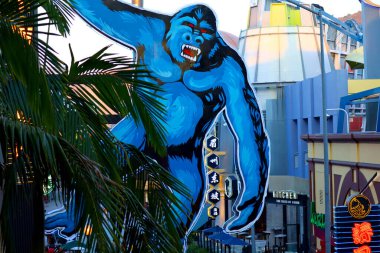 Universal City, Hollywood, California - 3 Ekim 2023: UNIVERSAL STÜDIOS CITYWALK eğlence ve perakende bölgelerine bakış