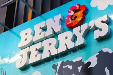 Universal City, Hollywood, California - 3 Ekim 2023: BEN ve JERRY 'nin Amerikan üretim şirketi dondurma, donmuş yoğurt ve şerbet
