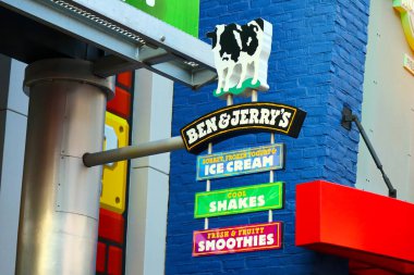 Universal City, Hollywood, California - 3 Ekim 2023: BEN ve JERRY 'nin Amerikan üretim şirketi dondurma, donmuş yoğurt ve şerbet