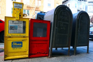 San Francisco, California - 25 Ekim 2023 San Francisco Examiner gazetesi satış kutuları