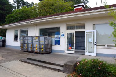 San Francisco, California - 24 Ekim 2023: Presidio USPS ABD Posta Servisi San Francisco Presidio Ulusal Parkı 'nda yer almaktadır.