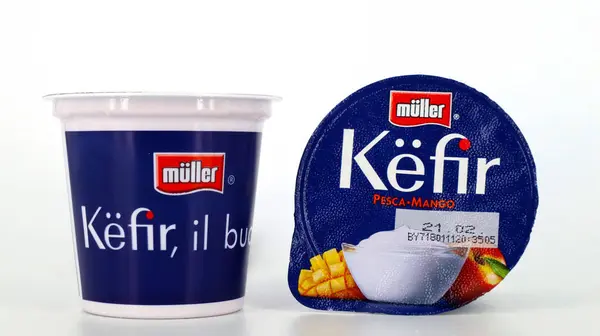 Rom Italien Februari 2024 Muller Yoghurt Med Kefir Molkerei Alois — Stockfoto