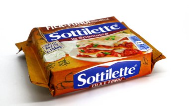 Roma, İtalya - 17 Şubat 2024: Sottilette, Dilimlenmiş Peynir