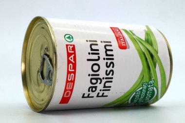 Roma, İtalya - 17 Şubat 2024: İtalyan Yeşil Fasulye Teneke Kutusu DESPAR Süpermarket zinciri tarafından satıldı 