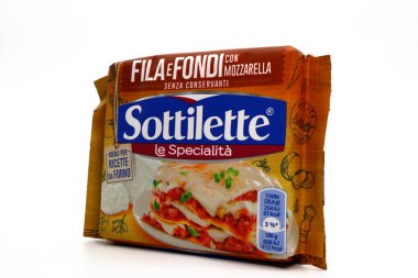 Roma, İtalya - 17 Şubat 2024: Sottilette, Dilimlenmiş Peynir