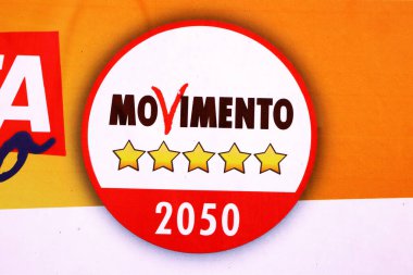 Abruzzo, İtalya - 3 Mart 2024: ABRUZZO Bölgesel Seçimleri için Seçim Duvarı Posteri Ayrıntıları 10 Mart 2024 MOVIMENTO 5 STELLE Siyasi Partisi