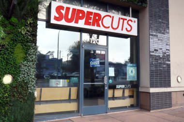 Batı Hollywood, California - 20 Temmuz 2024: Supercut kuaför salonu bayiliği