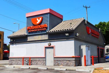 Los Angeles, Kaliforniya - 9 Temmuz 2024: YOSHINOYA Japon Mutfağı Fast Food Restoranı