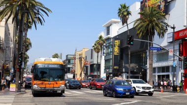Hollywood, Los Angeles, California - 9 Temmuz 2024: METRO Hollywood Bulvarı Şöhret Yolu yerel otobüsü