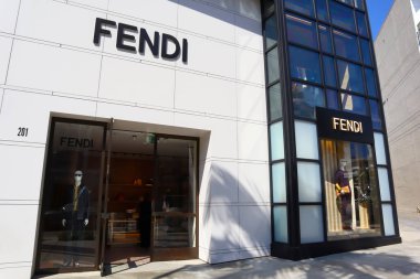 Beverly Hills, California - 18 Temmuz 2024: Rodeo Drive, Beverly Hills 'deki FENDI moda mağazası