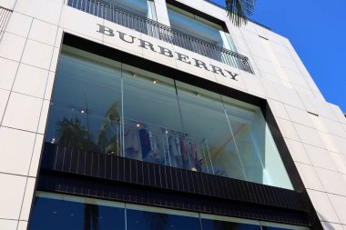 Beverly Hills, California - 18 Temmuz 2024: Rodeo Drive, Beverly Hills 'deki BURBERRY moda mağazası