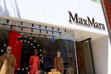 Beverly Hills, California - 18 Temmuz 2024: MAX MARA Moda Mağazası Rodeo Drive, Beverly Hills