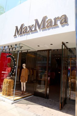 Beverly Hills, California - 18 Temmuz 2024: MAX MARA Moda Mağazası Rodeo Drive, Beverly Hills