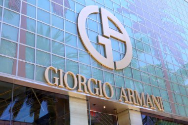 Beverly Hills, California - 18 Temmuz 2024: Rodeo Drive, Beverly Hills 'deki GIORGIO ARMANI moda mağazası