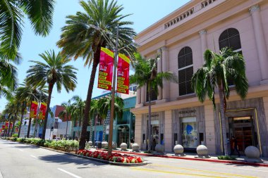 Beverly Hills, California - 18 Temmuz 2024: Rodeo Drive, Beverly Hills 'deki moda mağazaları