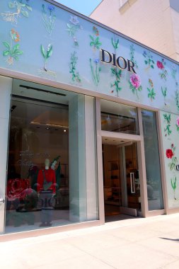 Beverly Hills, California - 18 Temmuz 2024: Rodeo Drive, Beverly Hills 'deki DIOR moda mağazası