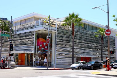 Beverly Hills, California - 18 Temmuz 2024: Rodeo Drive, Beverly Hills 'deki moda mağazaları